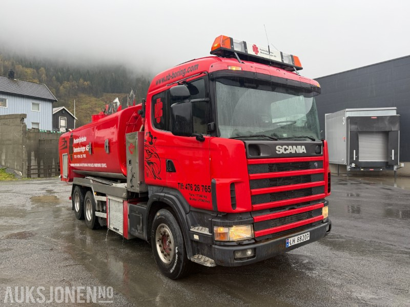 1999 Scania R124 Spyle/sugebil med Korp & Sönn påbygg - Véhicule de voirie/ Spécial: photos 2 1999 Scania R124 Spyle/sugebil med Korp & Sönn påbygg - Véhicule de voirie/ Spécial: photos 2