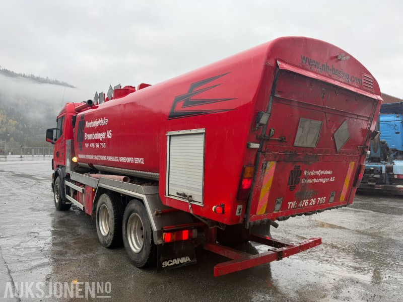 1999 Scania R124 Spyle/sugebil med Korp & Sönn påbygg - Véhicule de voirie/ Spécial: photos 3 1999 Scania R124 Spyle/sugebil med Korp & Sönn påbygg - Véhicule de voirie/ Spécial: photos 3