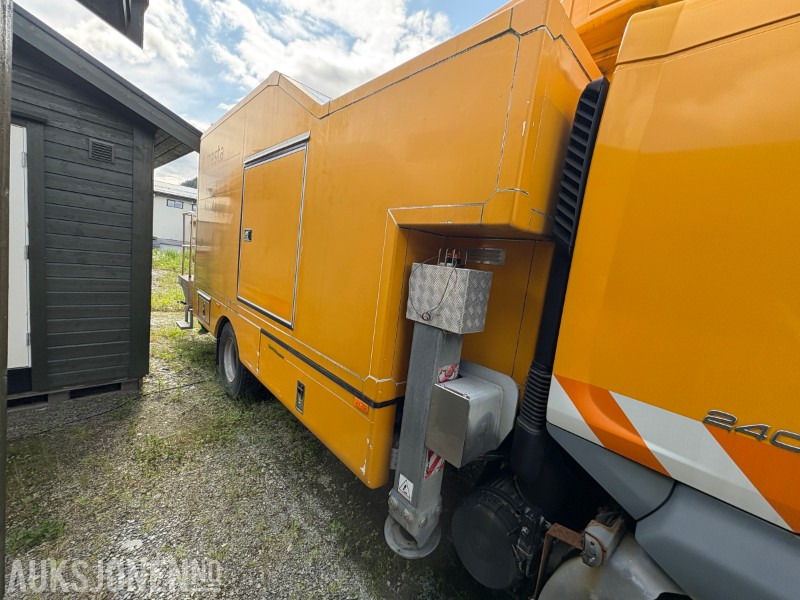 2008 Volvo FL-240 liftbil med stort oppholdsrom i skap - tørkeskap m.m. - Véhicule de voirie/ Spécial: photos 3 2008 Volvo FL-240 liftbil med stort oppholdsrom i skap - tørkeskap m.m. - Véhicule de voirie/ Spécial: photos 3