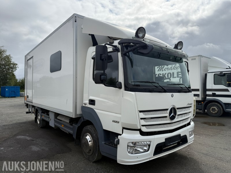 2014 Mercedes-Benz Atego 823L Servicebil - 240 673km - Véhicule de voirie/ Spécial: photos 3 2014 Mercedes-Benz Atego 823L Servicebil - 240 673km - Véhicule de voirie/ Spécial: photos 3