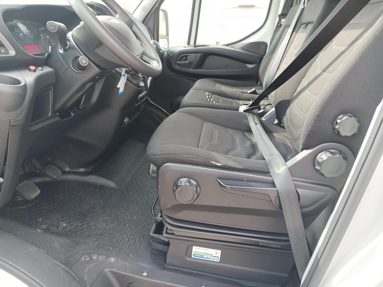 Crédit-bail de IVECO Daily 50C15HZ IVECO Daily 50C15HZ: photos 6 Crédit-bail de IVECO Daily 50C15HZ IVECO Daily 50C15HZ: photos 6