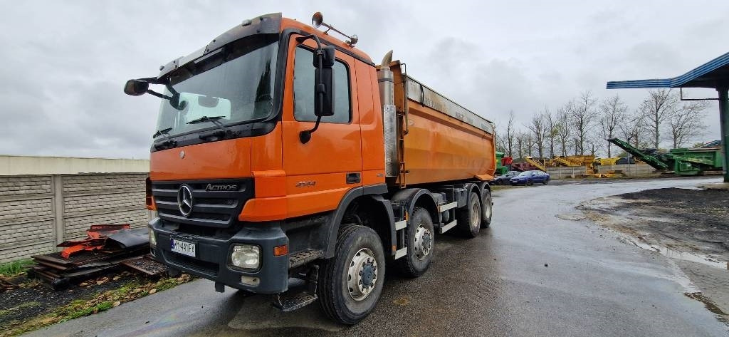 Mercedes-Benz Actros 4144 - Camion benne: photos 2 Mercedes-Benz Actros 4144 - Camion benne: photos 2