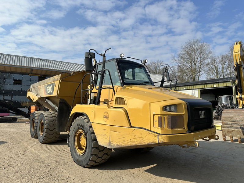 Caterpillar 730 C Body heat - Tailgate - Central Lubrication - Tombereau: photos 2 Caterpillar 730 C Body heat - Tailgate - Central Lubrication - Tombereau: photos 2