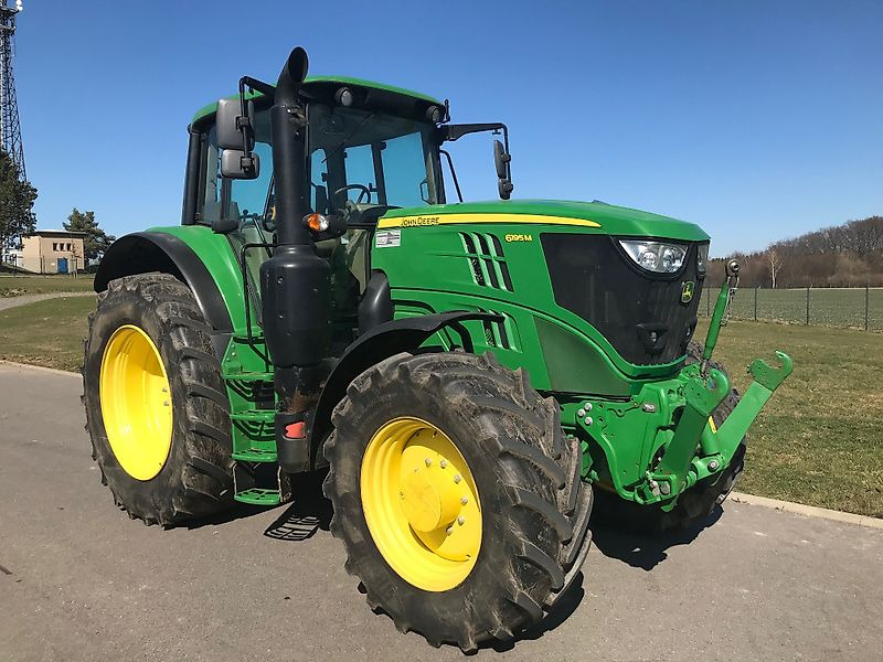 John Deere 6195 M - Tracteur agricole: photos 1 John Deere 6195 M - Tracteur agricole: photos 1