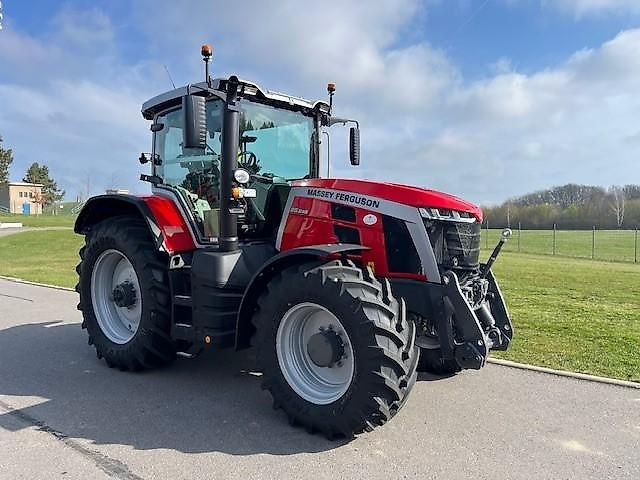Massey Ferguson MF 8S245 Dyna-VT Exclusive - Tracteur agricole: photos 1 Massey Ferguson MF 8S245 Dyna-VT Exclusive - Tracteur agricole: photos 1