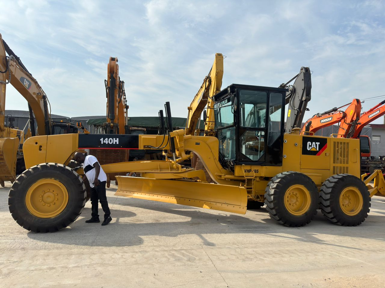 Caterpillar CAT 140 140H 140K Used Grader Secondhand Motor Grader in High Quality - Niveleuse: photos 3 Caterpillar CAT 140 140H 140K Used Grader Secondhand Motor Grader in High Quality - Niveleuse: photos 3