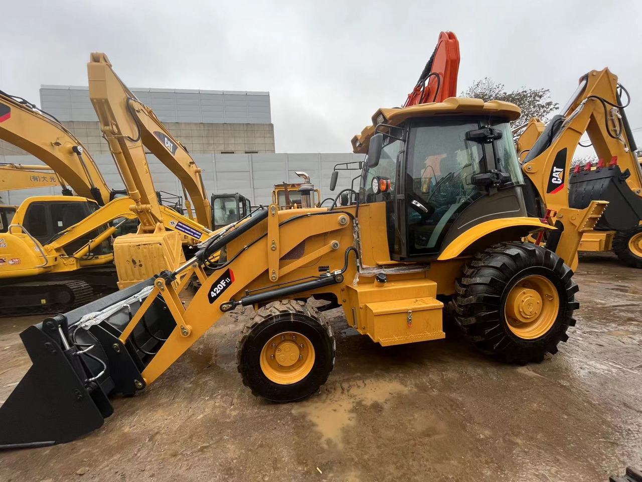Caterpillar New Backhoe Loader 420F CAT Backhoe JCB 3CX 4CX on Sale - Tractopelle: photos 2 Caterpillar New Backhoe Loader 420F CAT Backhoe JCB 3CX 4CX on Sale - Tractopelle: photos 2