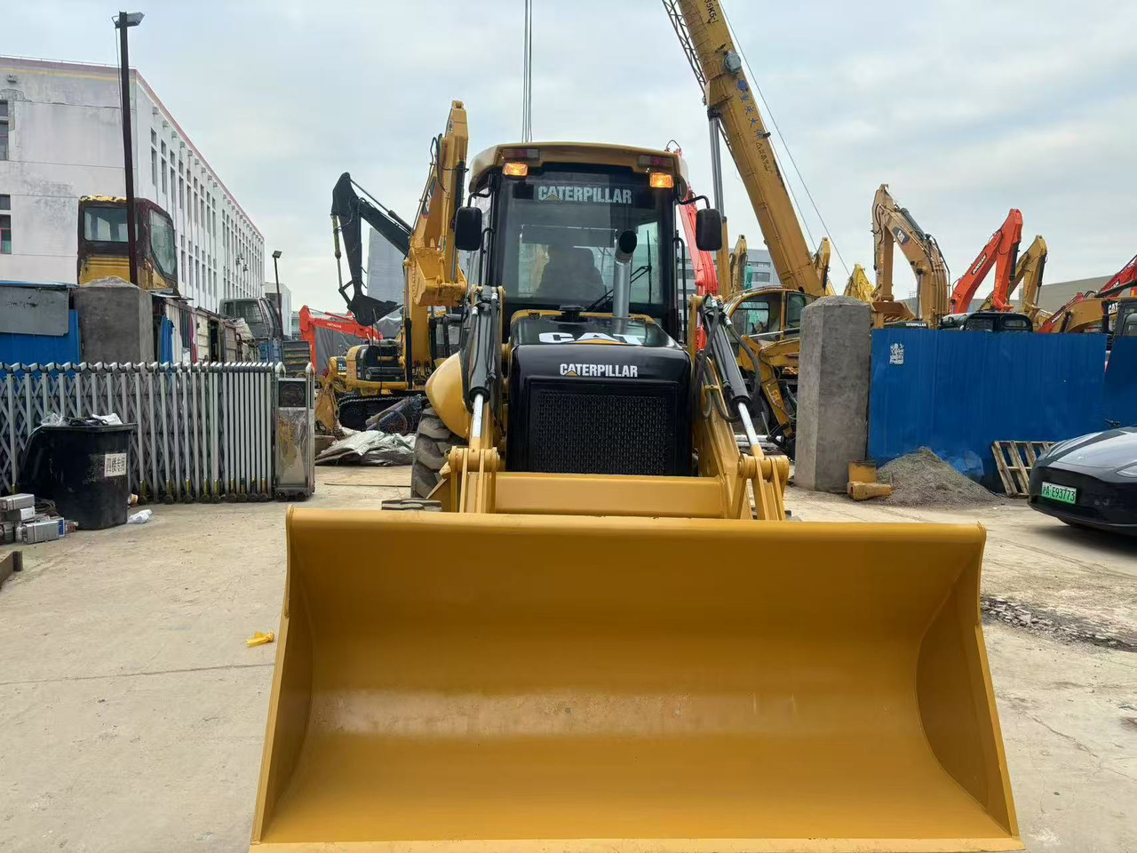 Caterpillar New Or Used CAT 420 Backhoe Loader CAT 420 420F JCB 3CX 4CX Backhoe Loaders in Good Quality - Tractopelle: photos 2 Caterpillar New Or Used CAT 420 Backhoe Loader CAT 420 420F JCB 3CX 4CX Backhoe Loaders in Good Quality - Tractopelle: photos 2