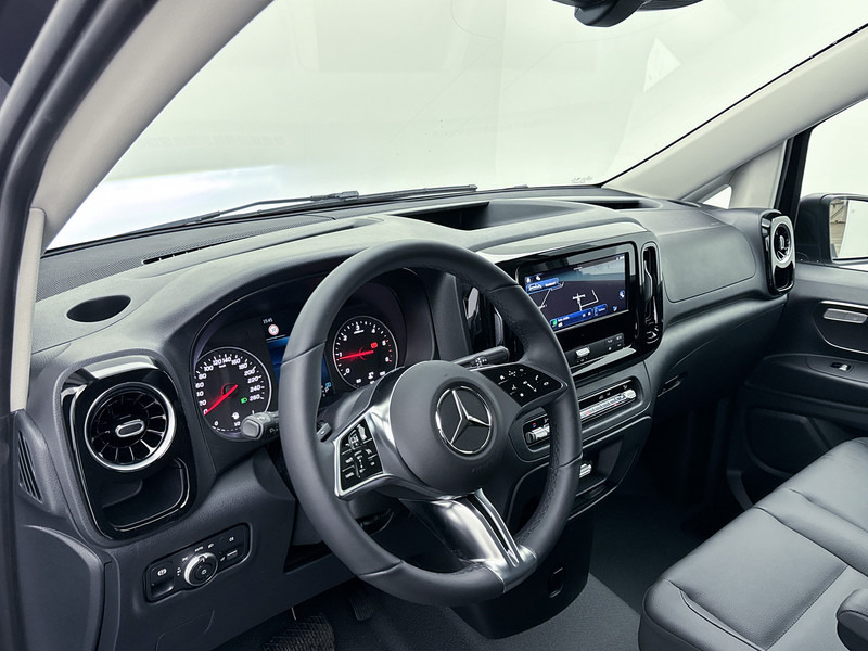 Photo d'intérieur 1: Fourgon utilitaire Mercedes-Benz Vito 116 CDI L2 Select NIEUW Direct Leverbaar Multibeam LED Navigatie Trekhaak Achteruitrijcamera Cruise Control