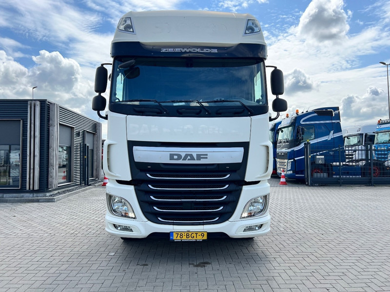 DAF XF 460 4x2 Trekker SSC / 2x Tank / full spoiler - Tracteur routier: photos 2 DAF XF 460 4x2 Trekker SSC / 2x Tank / full spoiler - Tracteur routier: photos 2
