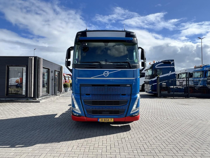 Volvo FH 460 4x2 trekker Globetrotter / 2x Fuel Tank - Tracteur routier: photos 2 Volvo FH 460 4x2 trekker Globetrotter / 2x Fuel Tank - Tracteur routier: photos 2