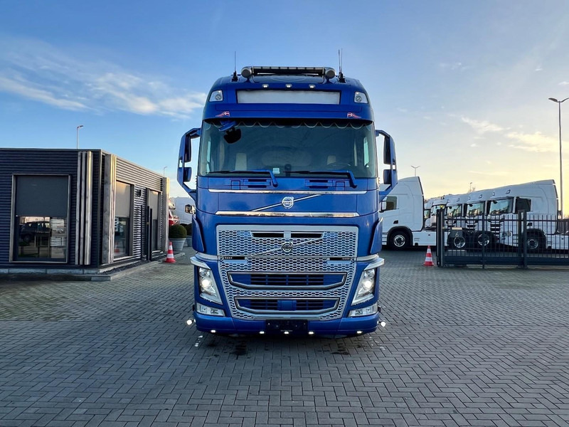 Volvo FH 500 6x2 vla trekker Globetrotter XL / Full Air / Stanclima / ADR EX/II, EX/III, AT, FL - Tracteur routier: photos 2 Volvo FH 500 6x2 vla trekker Globetrotter XL / Full Air / Stanclima / ADR EX/II, EX/III, AT, FL - Tracteur routier: photos 2
