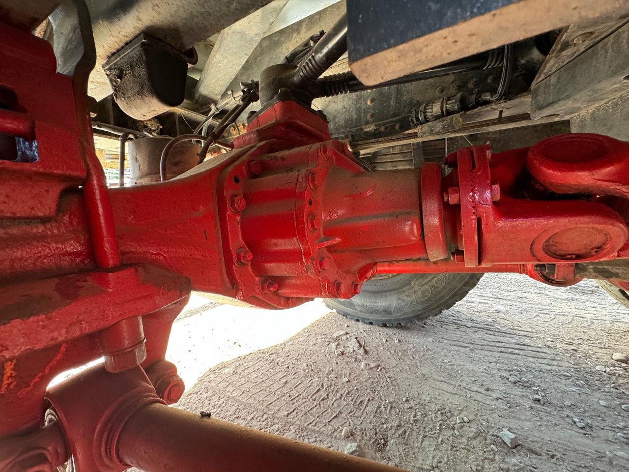 Photo d'intérieur 1: Camion DAF 8x4 CF 85.430S XF85 : Clima AC : Euro 3 : REZVIZUIT COMPLET