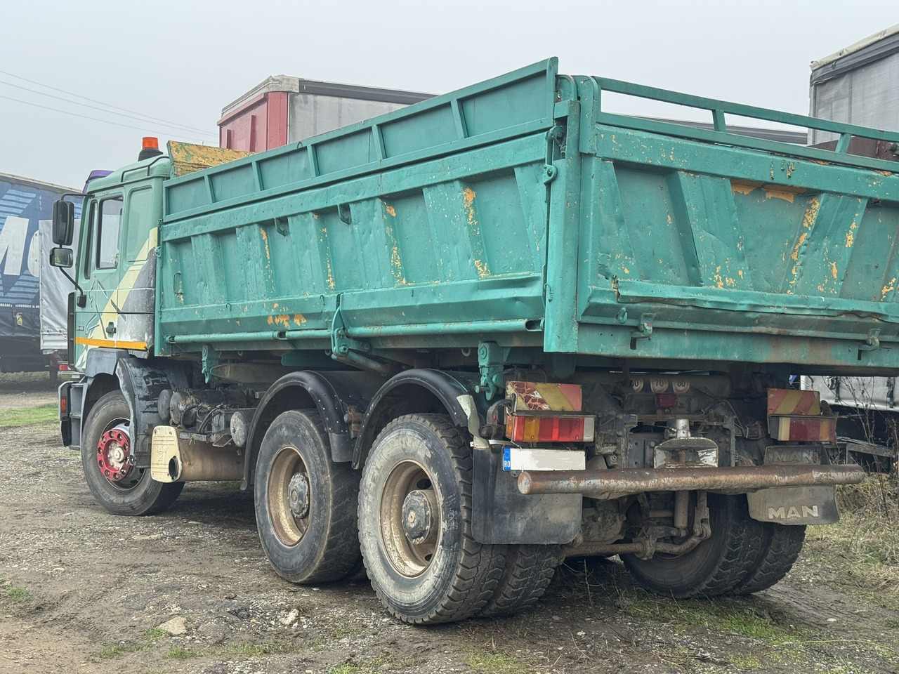 MAN 26 414 6x4 KIPPER L2000 Euro3 Manual Injection Pomp - Camion: photos 3 MAN 26 414 6x4 KIPPER L2000 Euro3 Manual Injection Pomp - Camion: photos 3