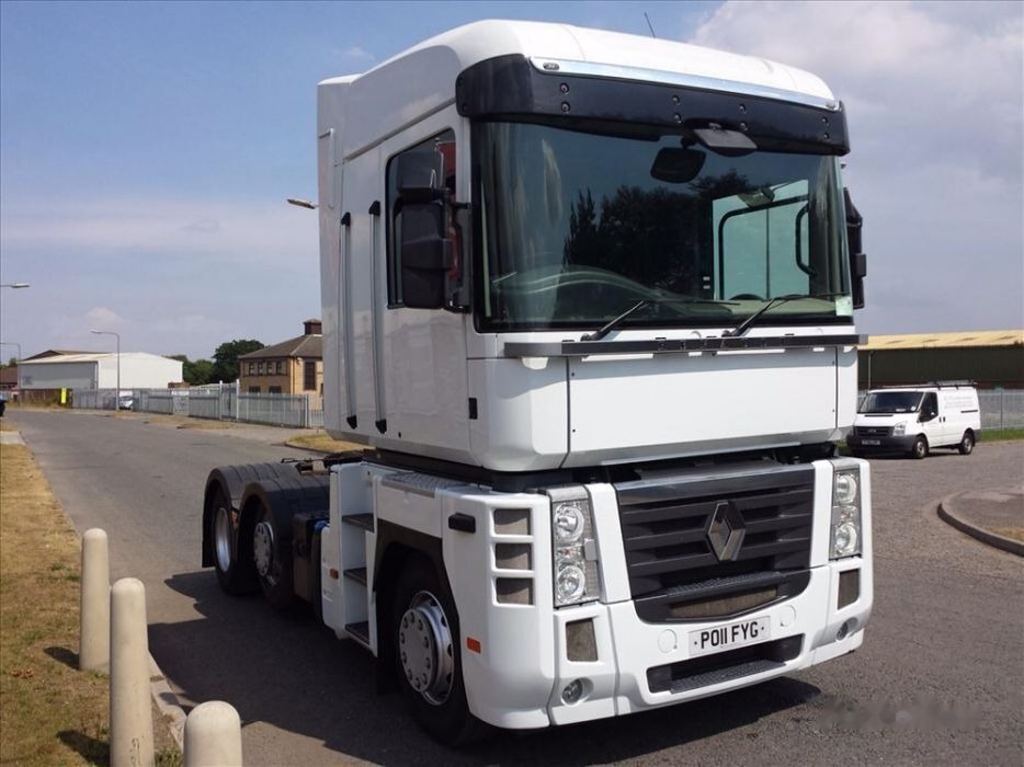 Renault Magnum piese dezmembrari - Tracteur routier: photos 1 Renault Magnum piese dezmembrari - Tracteur routier: photos 1