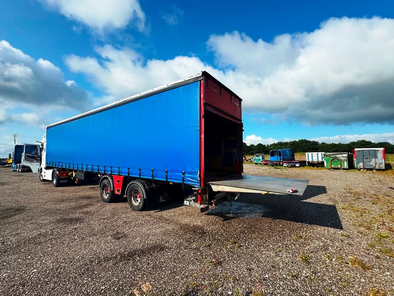 DANSON City Trailer Gardin with lift - Semi-remorque porte-voitures: photos 3 DANSON City Trailer Gardin with lift - Semi-remorque porte-voitures: photos 3
