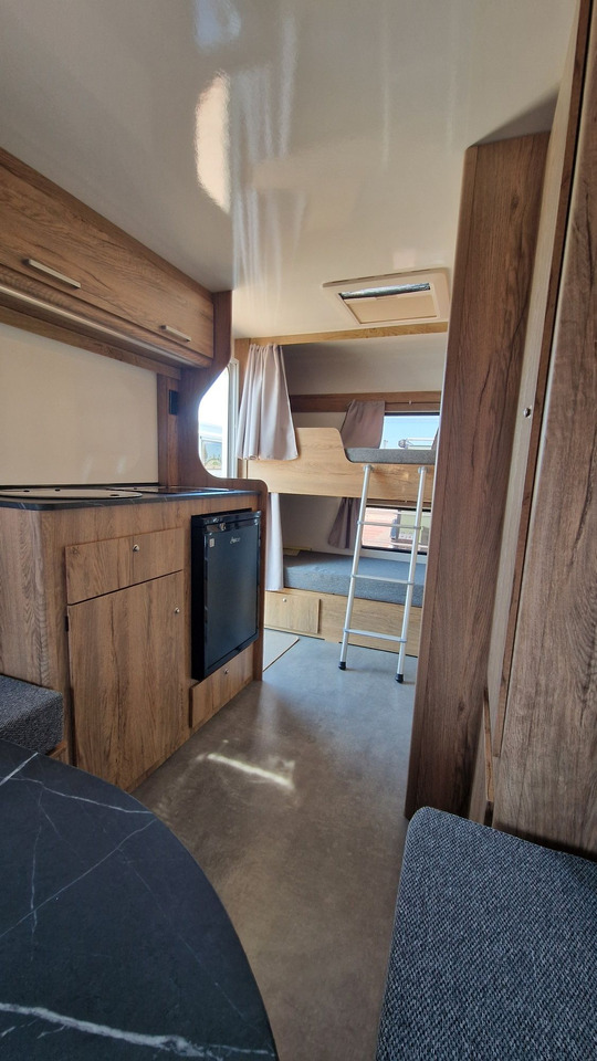 N-LAZUR Niewiadów Nowa Przyczepa Kempingowa dla 4 osób z Łazienką - Caravane: photos 2 N-LAZUR Niewiadów Nowa Przyczepa Kempingowa dla 4 osób z Łazienką - Caravane: photos 2