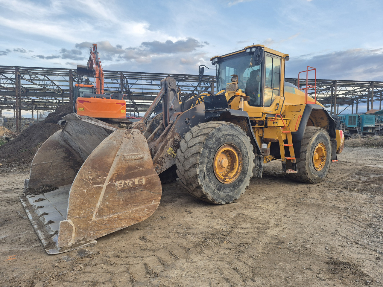 VOLVO L180H - Chargeuse sur pneus: photos 1 VOLVO L180H - Chargeuse sur pneus: photos 1