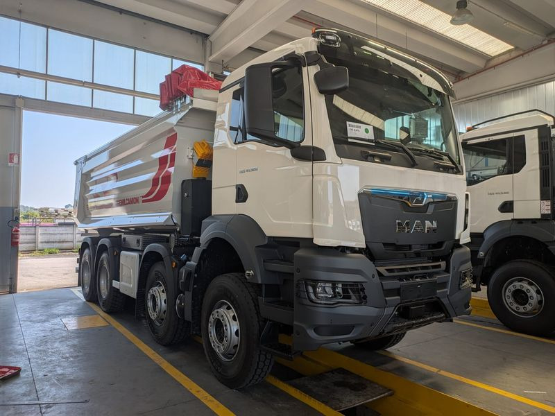 CAMION RIBALTABILE 4 ASSI 520 hp VASCA S5 NUOVO MAN TGS 41.520 8x4 BB CH - Camion benne: photos 1 CAMION RIBALTABILE 4 ASSI 520 hp VASCA S5 NUOVO MAN TGS 41.520 8x4 BB CH - Camion benne: photos 1