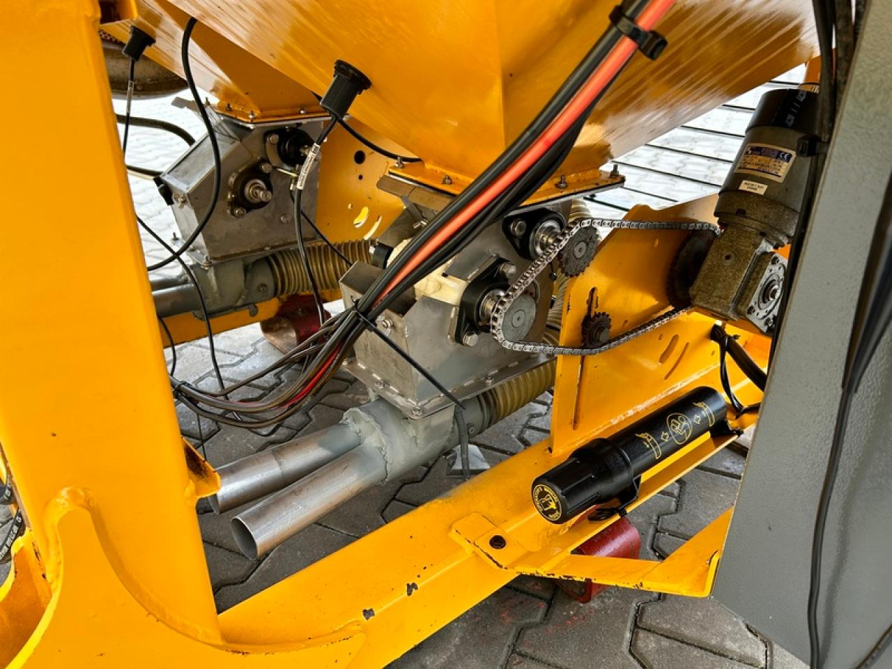 Distributeur d'engrais AGRISEM DSF 1600 FRONTTANK: photos 6 Distributeur d'engrais AGRISEM DSF 1600 FRONTTANK: photos 6