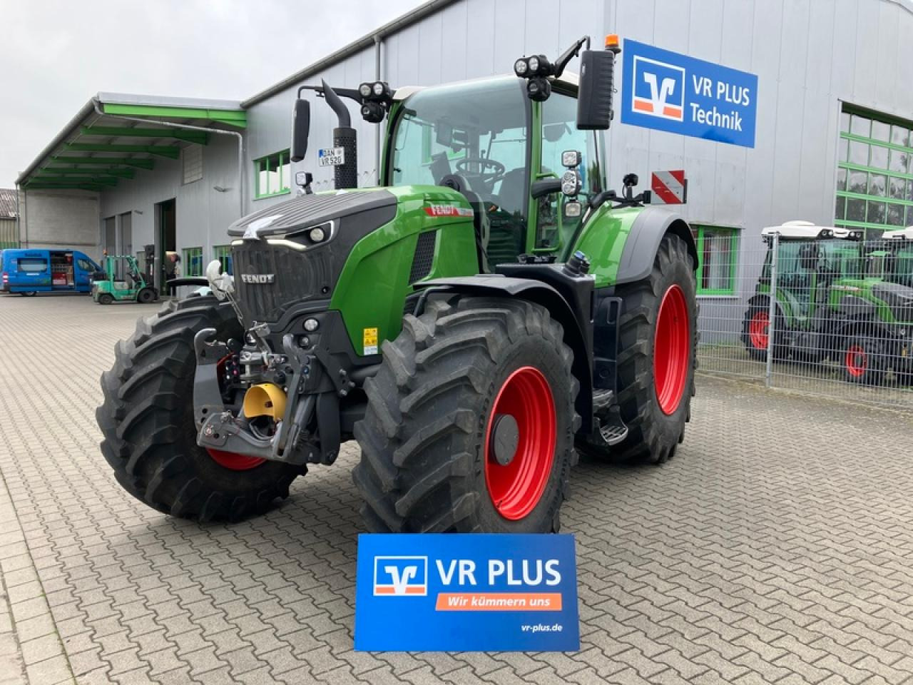 Fendt VARIO 728 POWER PLUS SET 2 - Tracteur agricole: photos 1 Fendt VARIO 728 POWER PLUS SET 2 - Tracteur agricole: photos 1