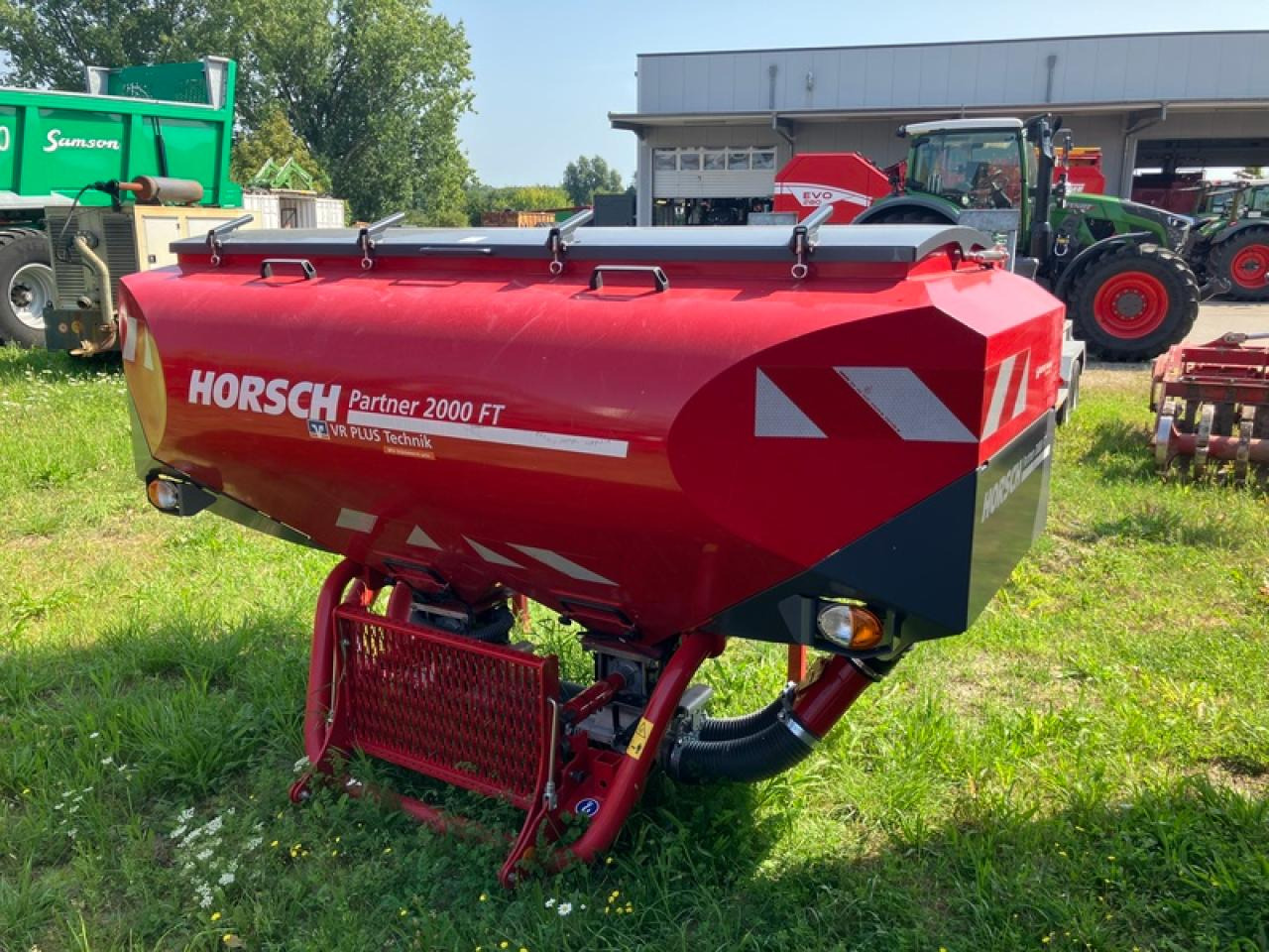 Horsch PARTNER 2000 FRONTTANK - Distributeur d'engrais: photos 1 Horsch PARTNER 2000 FRONTTANK - Distributeur d'engrais: photos 1