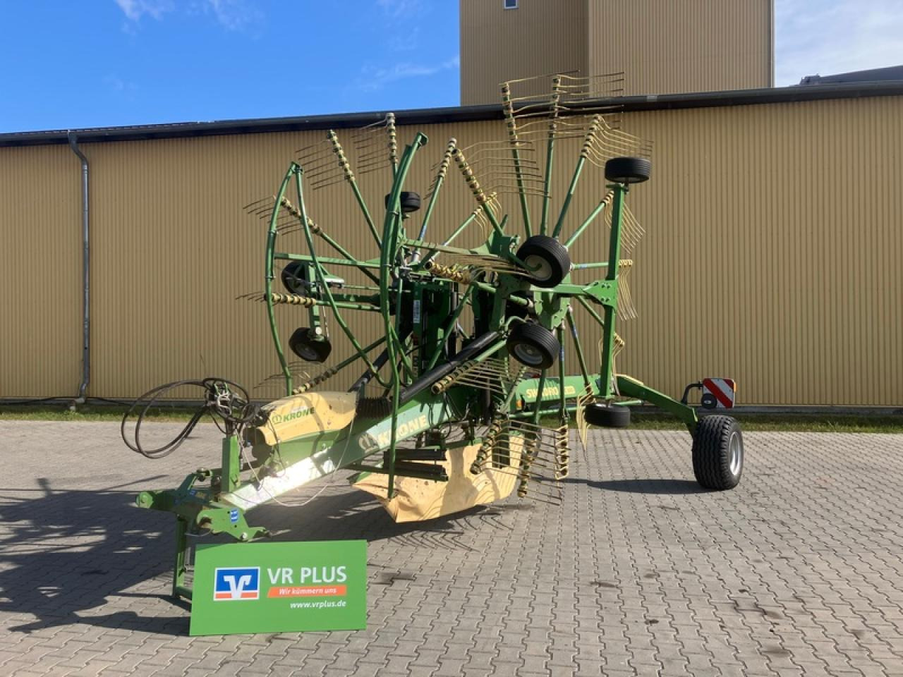 Krone TC880 - Faneuse: photos 1 Krone TC880 - Faneuse: photos 1