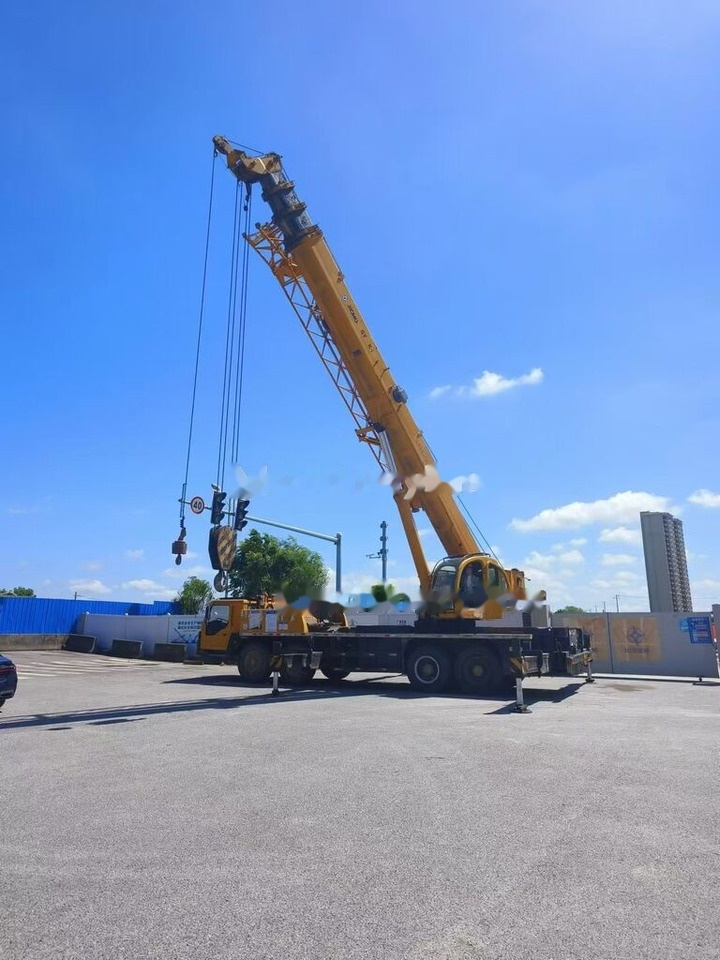 XCMG QY70K-I - Grue mobile: photos 2 XCMG QY70K-I - Grue mobile: photos 2