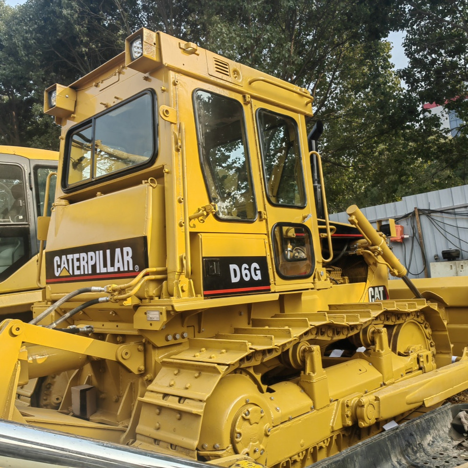 CAT D6G Bulldozer - Bulldozer: photos 1 CAT D6G Bulldozer - Bulldozer: photos 1