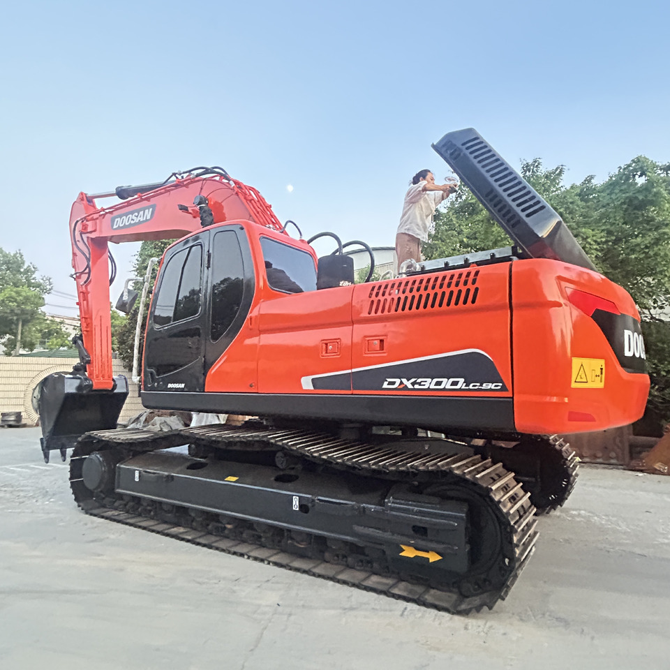 Doosan DX300LC-9c Crawler Excavator - Pelle sur chenille: photos 2 Doosan DX300LC-9c Crawler Excavator - Pelle sur chenille: photos 2