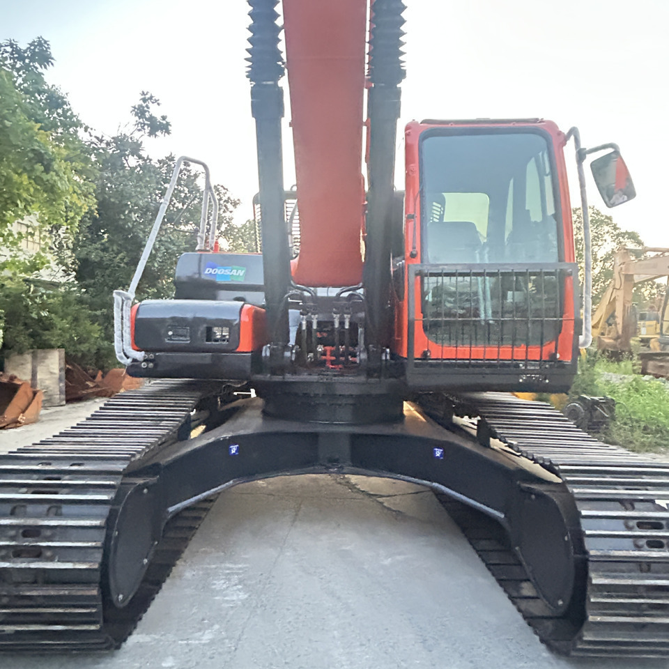 Doosan DX300LC Crawler Excavator - Pelle sur chenille: photos 5 Doosan DX300LC Crawler Excavator - Pelle sur chenille: photos 5