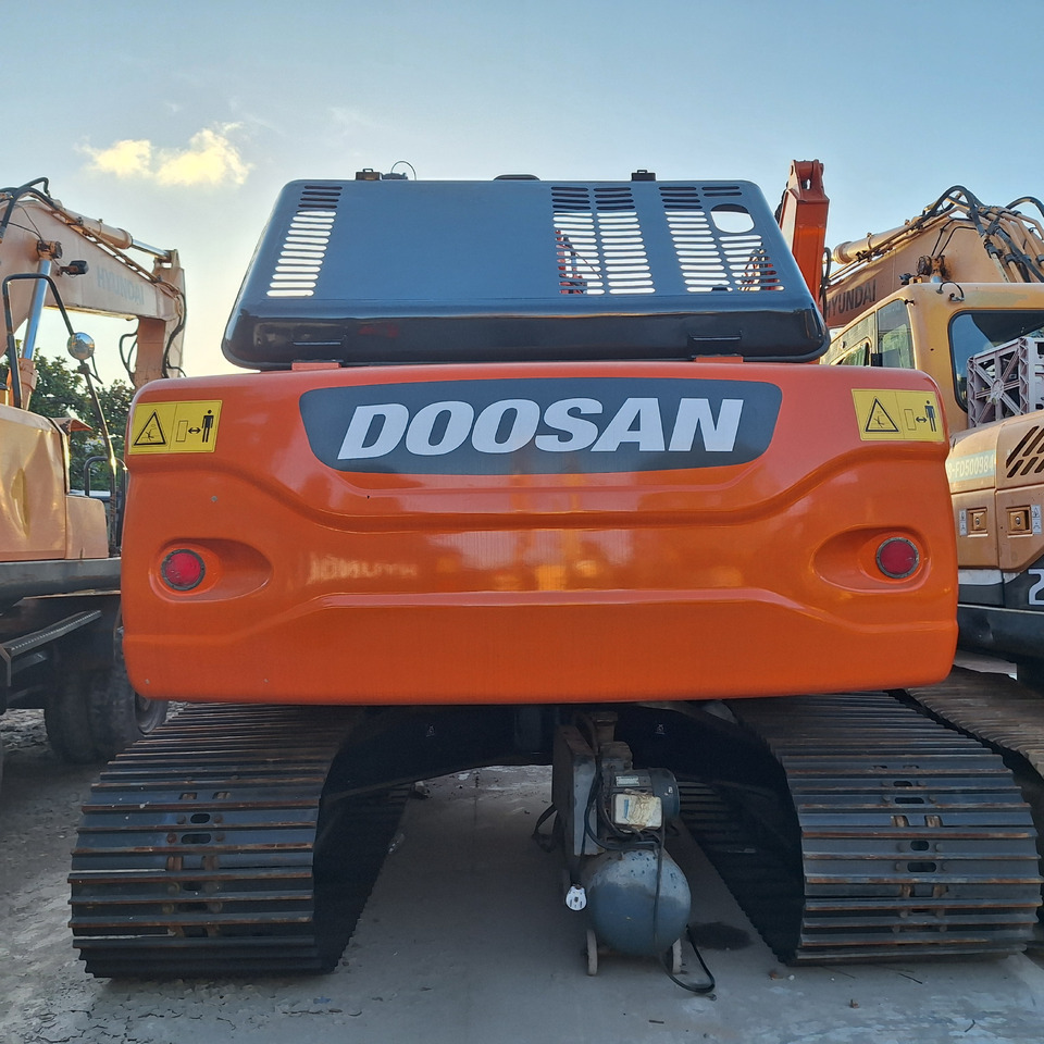 Doosan Dx225LC-9C Crawler Excavator - Pelle sur chenille: photos 1 Doosan Dx225LC-9C Crawler Excavator - Pelle sur chenille: photos 1