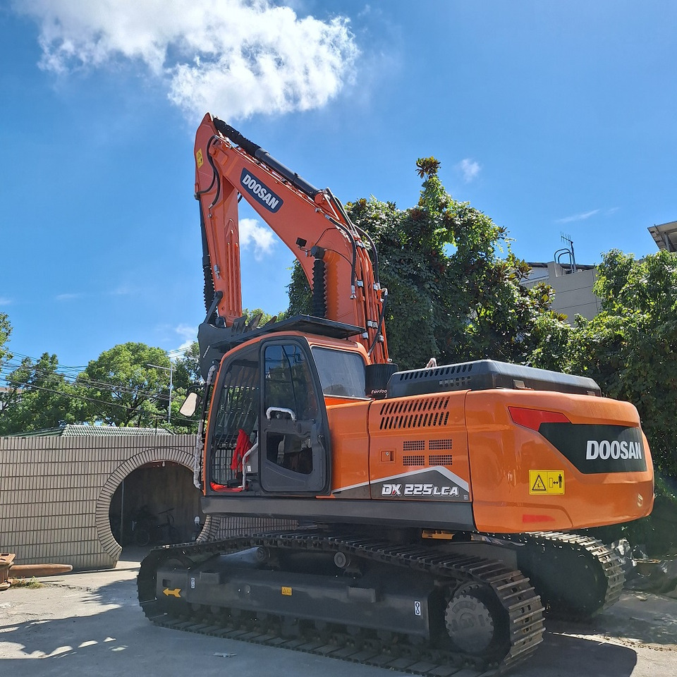 Doosan Dx225LCA Crawler Excavator - Pelle sur chenille: photos 3 Doosan Dx225LCA Crawler Excavator - Pelle sur chenille: photos 3