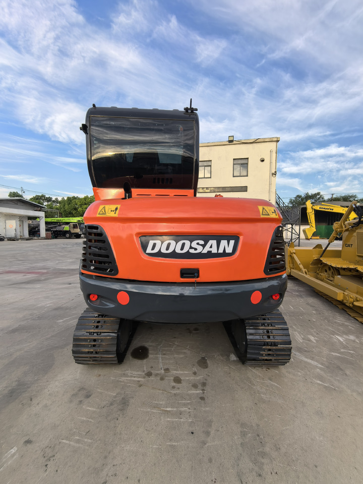 Doosan Dx60 Crawler Excavator - Pelle sur chenille: photos 2 Doosan Dx60 Crawler Excavator - Pelle sur chenille: photos 2