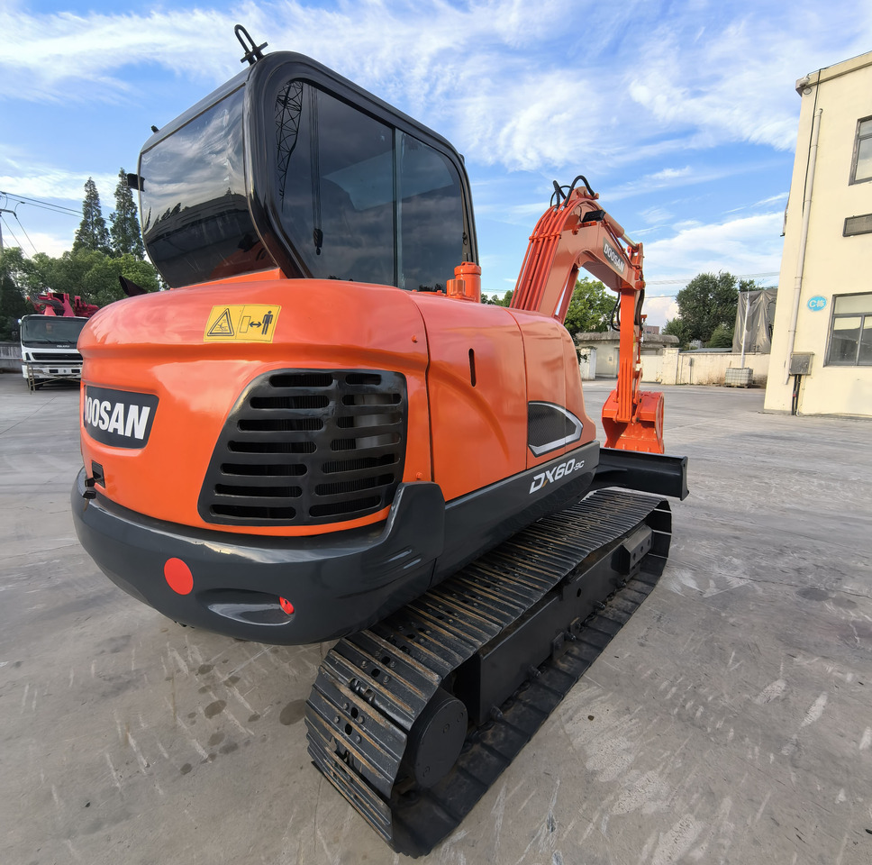 Doosan Dx60 Crawler Excavator - Pelle sur chenille: photos 2 Doosan Dx60 Crawler Excavator - Pelle sur chenille: photos 2