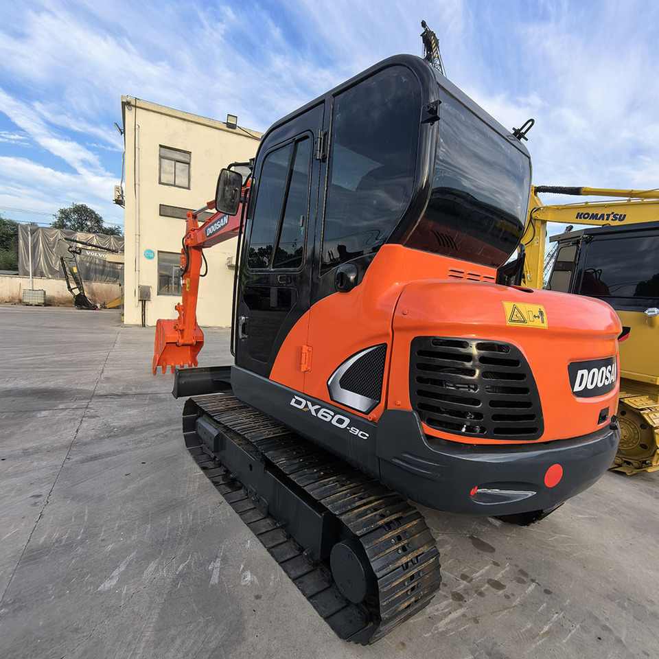 Doosan Dx60 Crawler Excavator - Pelle sur chenille: photos 4 Doosan Dx60 Crawler Excavator - Pelle sur chenille: photos 4