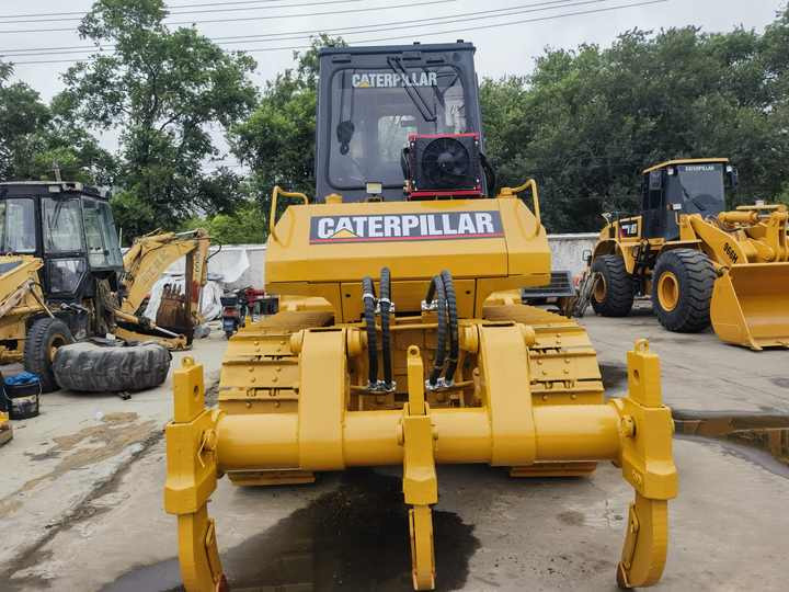 Good condition Used CAT D6G Bulldozers caterpillar used d6g bulldozer on hot sale in shanghai yard - Bulldozer: photos 2 Good condition Used CAT D6G Bulldozers caterpillar used d6g bulldozer on hot sale in shanghai yard - Bulldozer: photos 2
