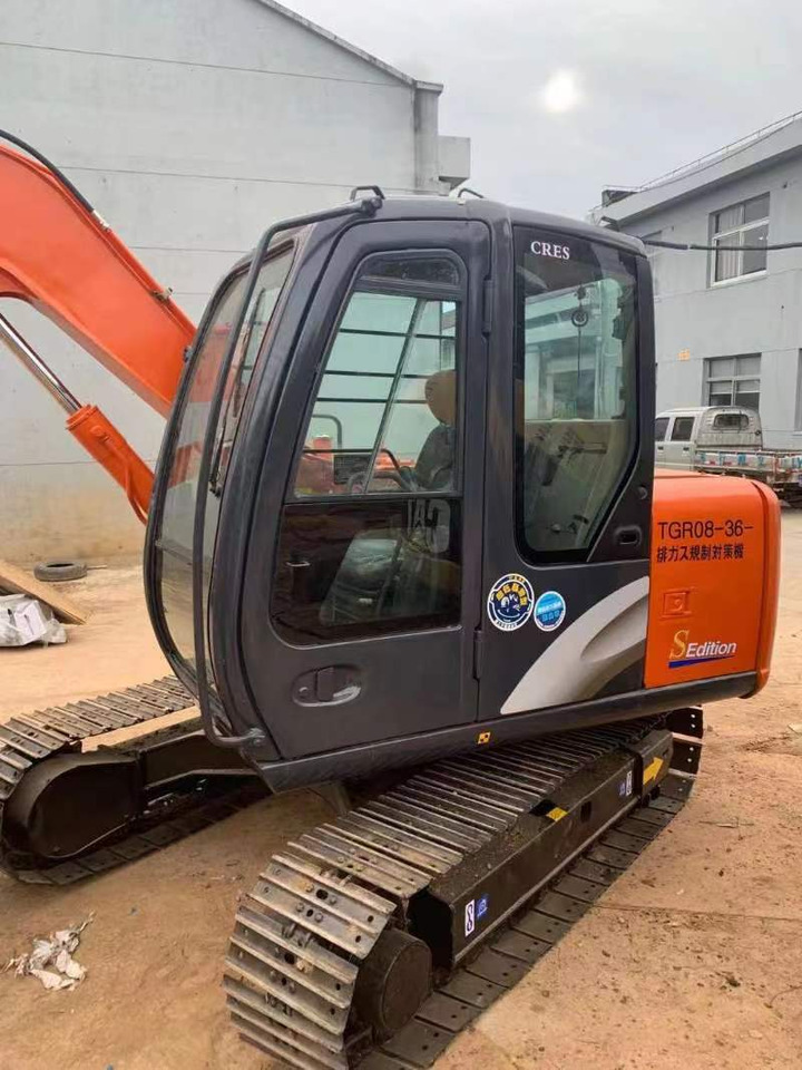 Hitachi ZX70 Excavator - Pelle sur chenille: photos 1 Hitachi ZX70 Excavator - Pelle sur chenille: photos 1