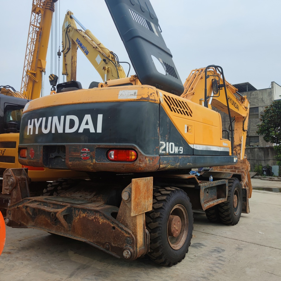Hyundai 210w-9 wheel excavator - Pelle sur pneus: photos 3 Hyundai 210w-9 wheel excavator - Pelle sur pneus: photos 3
