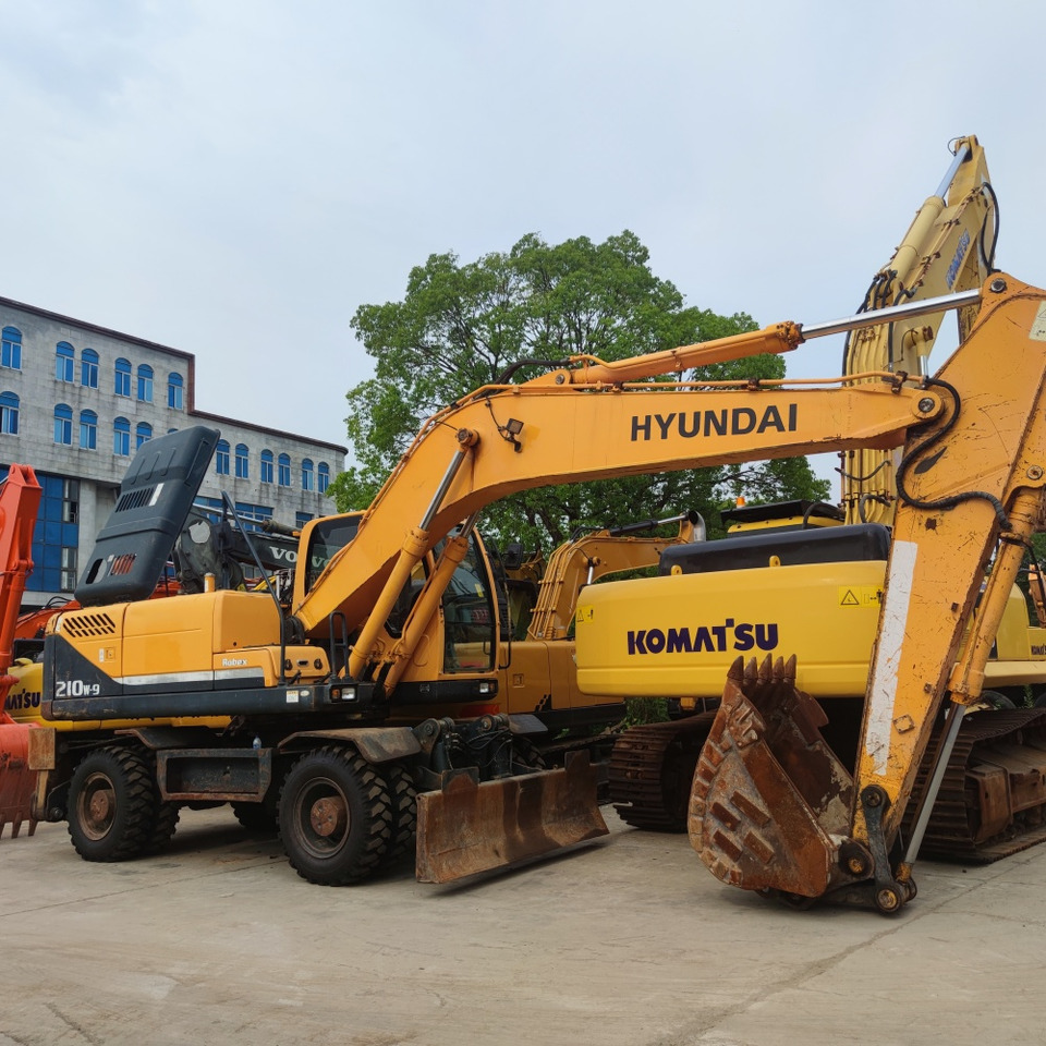 Hyundai 210w-9 wheel excavator - Pelle sur pneus: photos 4 Hyundai 210w-9 wheel excavator - Pelle sur pneus: photos 4