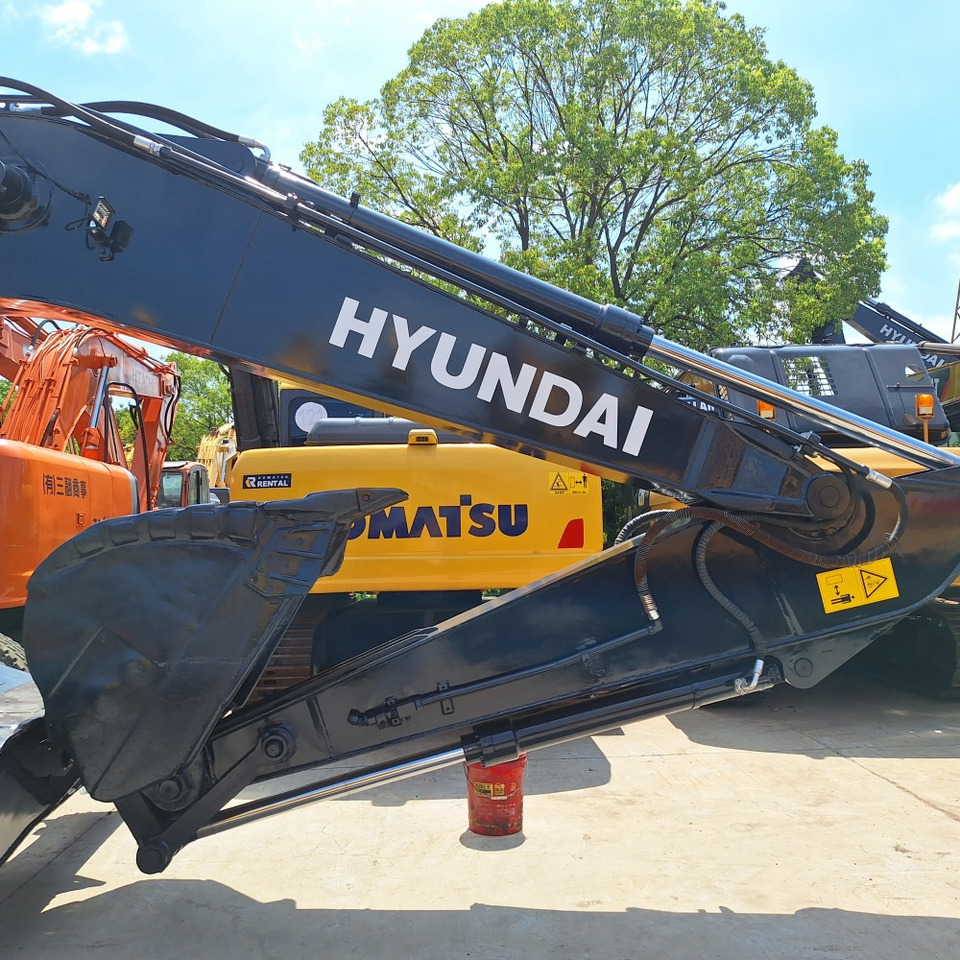 Hyundai 210w-9T wheel excavator - Pelle sur pneus: photos 5 Hyundai 210w-9T wheel excavator - Pelle sur pneus: photos 5