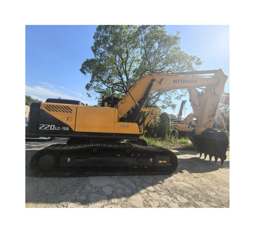 Hyundai 220lc-9s excavator - Pelle sur pneus: photos 1 Hyundai 220lc-9s excavator - Pelle sur pneus: photos 1