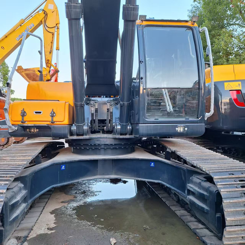 Hyundai 350LVS excavator - Pelle sur pneus: photos 4 Hyundai 350LVS excavator - Pelle sur pneus: photos 4