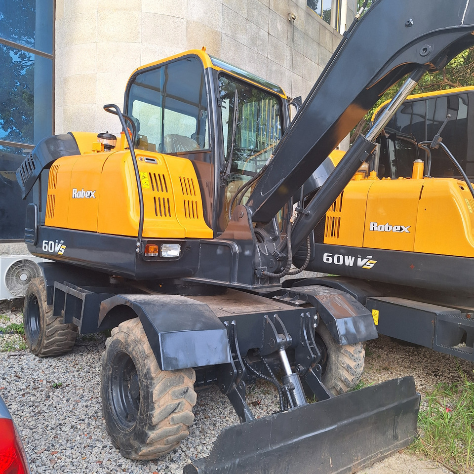 Hyundai 60vs excavator - Pelle sur pneus: photos 5 Hyundai 60vs excavator - Pelle sur pneus: photos 5
