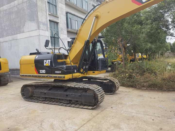 Japanese Used CAT 320 Excavator Caterpillar 20 Ton Earth-moving Machinery Cheap Used CAT320D CAT320D2 Excavator for Sale - Pelle: photos 5 Japanese Used CAT 320 Excavator Caterpillar 20 Ton Earth-moving Machinery Cheap Used CAT320D CAT320D2 Excavator for Sale - Pelle: photos 5