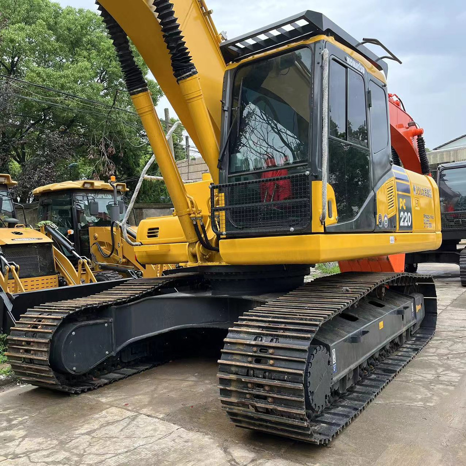 Komatsu PC 220-8 Excavator - Pelle sur chenille: photos 2 Komatsu PC 220-8 Excavator - Pelle sur chenille: photos 2