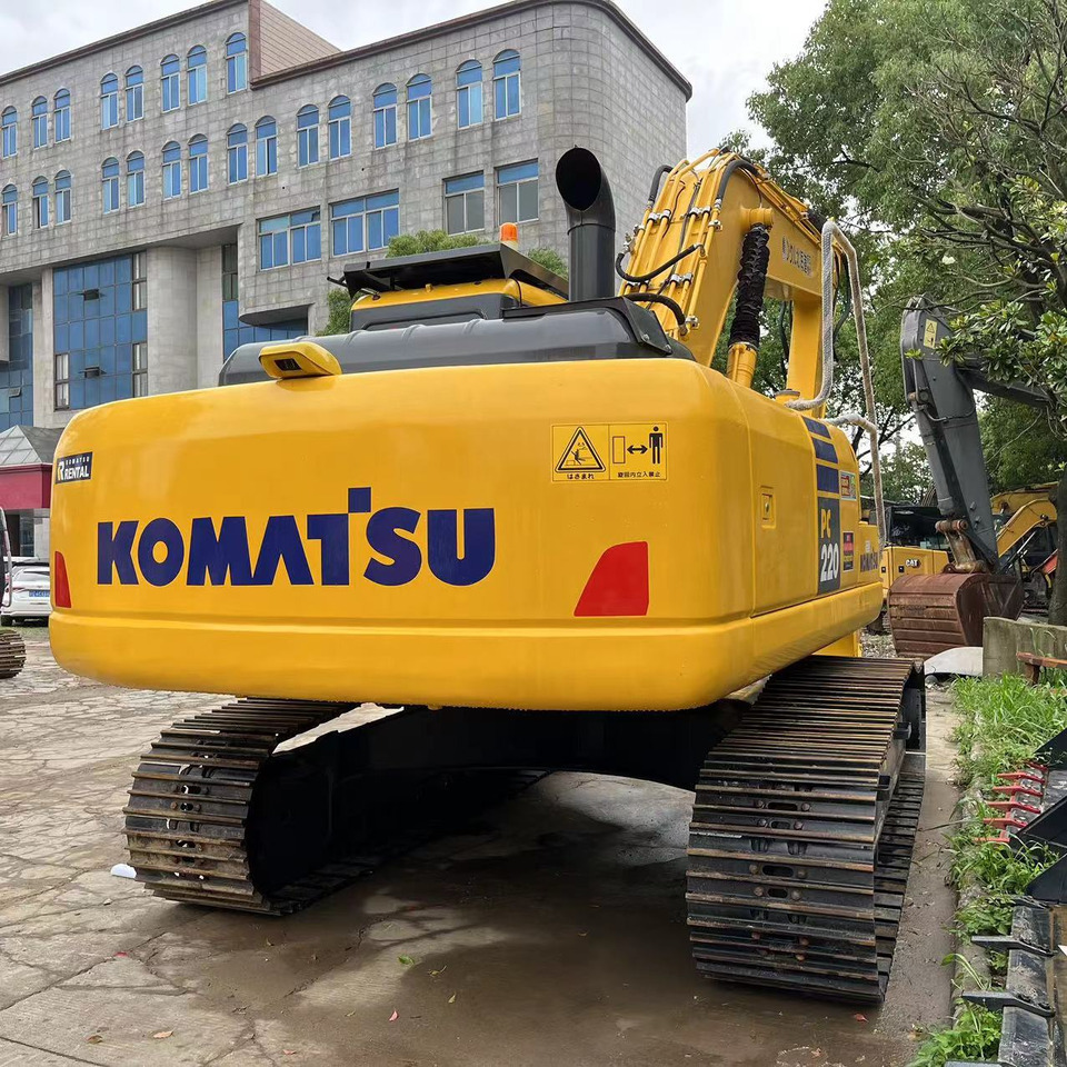 Komatsu PC 220-8 Excavator - Pelle sur chenille: photos 1 Komatsu PC 220-8 Excavator - Pelle sur chenille: photos 1
