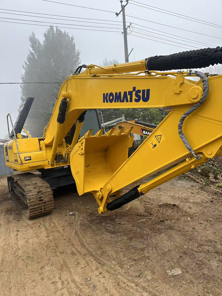 Komatsu PC200-7 excavator - Pelle sur chenille: photos 3 Komatsu PC200-7 excavator - Pelle sur chenille: photos 3