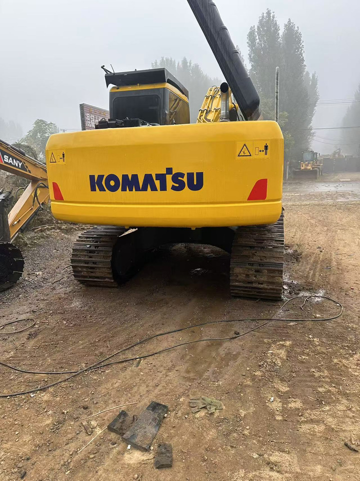 Komatsu PC200-7 excavator - Pelle sur chenille: photos 5 Komatsu PC200-7 excavator - Pelle sur chenille: photos 5