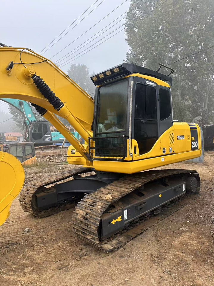 Komatsu PC200-7 excavator - Pelle sur chenille: photos 2 Komatsu PC200-7 excavator - Pelle sur chenille: photos 2